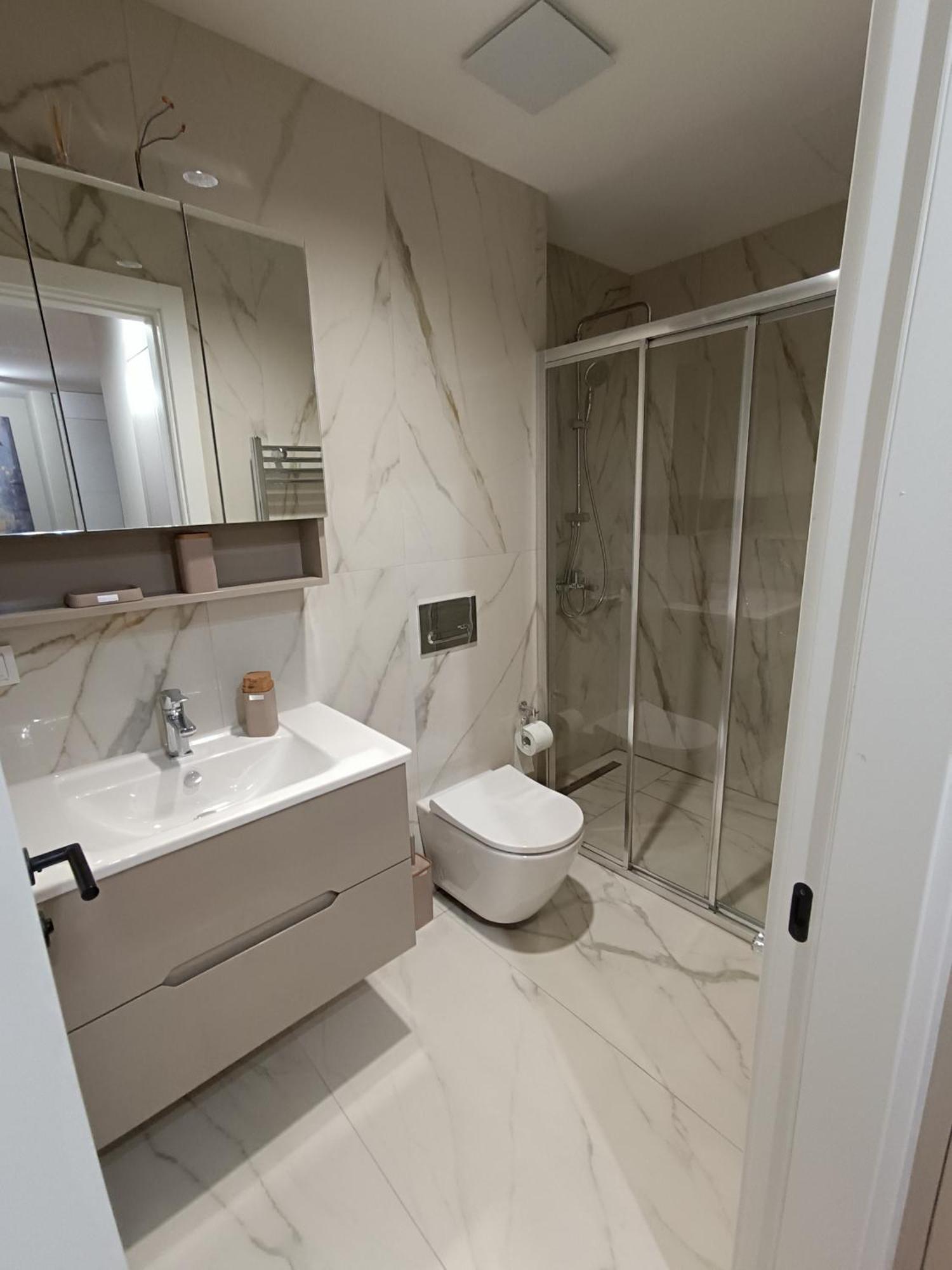 Anika Luxury Apartment At Diamond Center Skopje Ngoại thất bức ảnh
