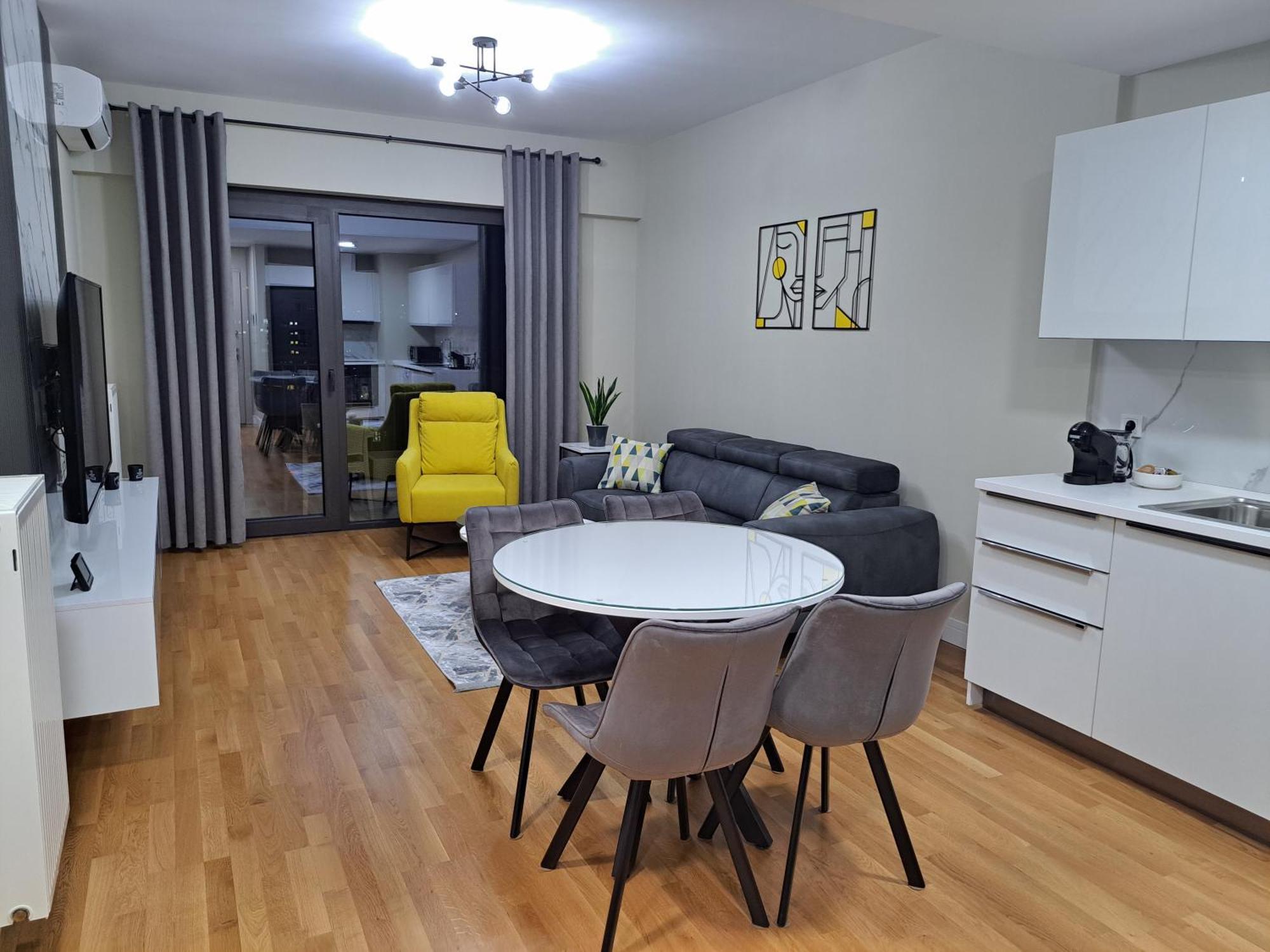 Anika Luxury Apartment At Diamond Center Skopje Ngoại thất bức ảnh
