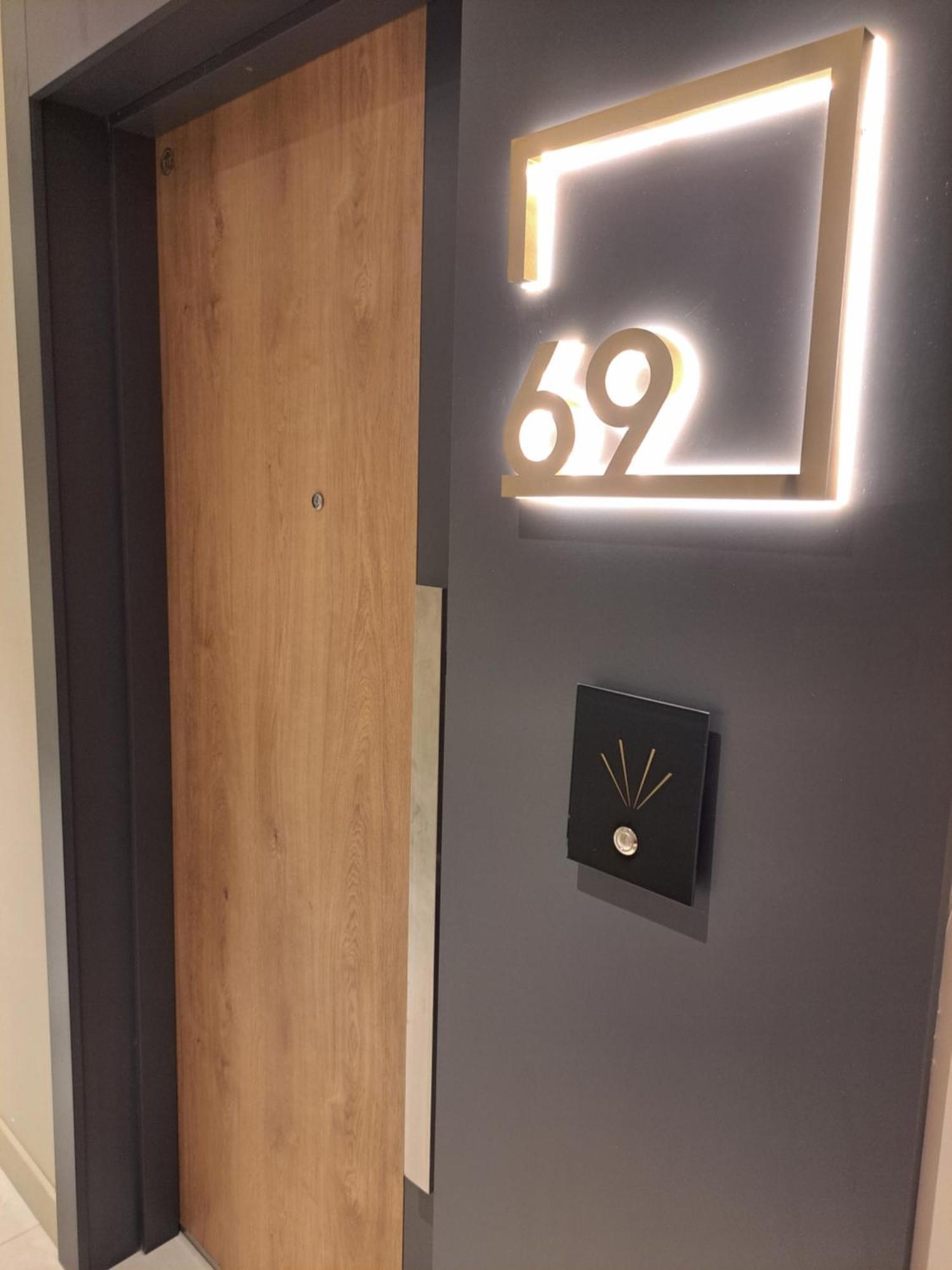 Anika Luxury Apartment At Diamond Center Skopje Ngoại thất bức ảnh