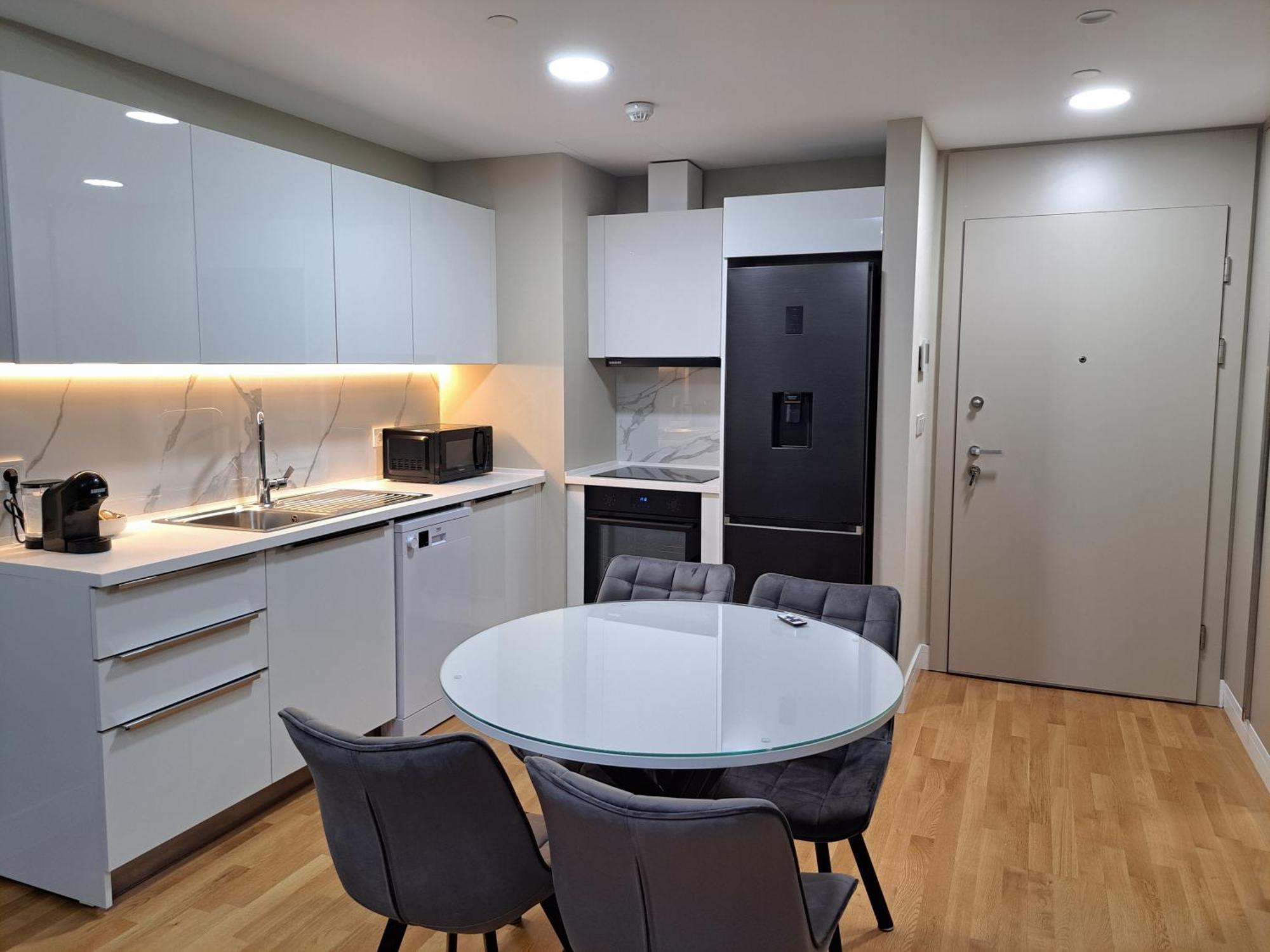 Anika Luxury Apartment At Diamond Center Skopje Ngoại thất bức ảnh