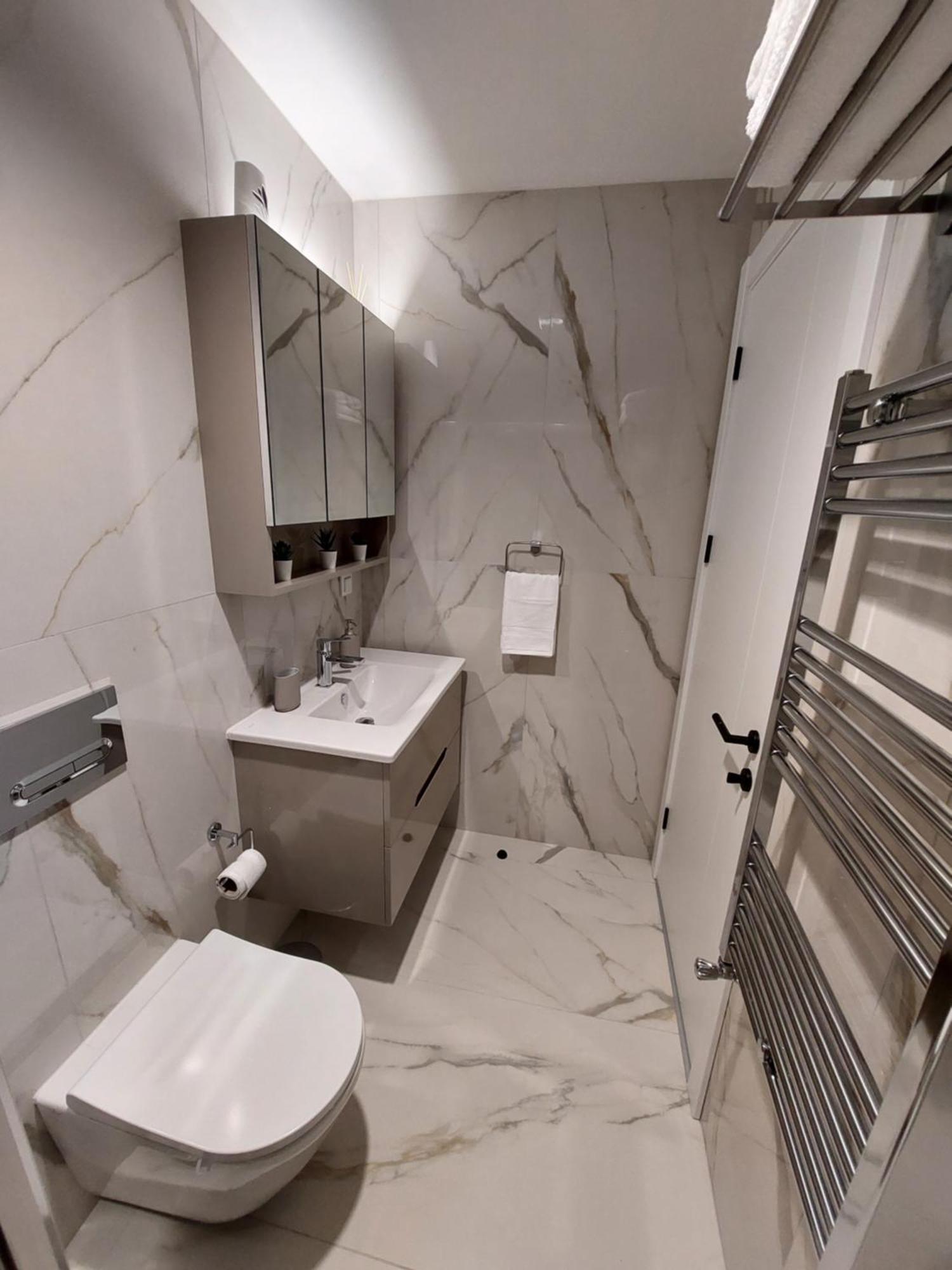Anika Luxury Apartment At Diamond Center Skopje Ngoại thất bức ảnh